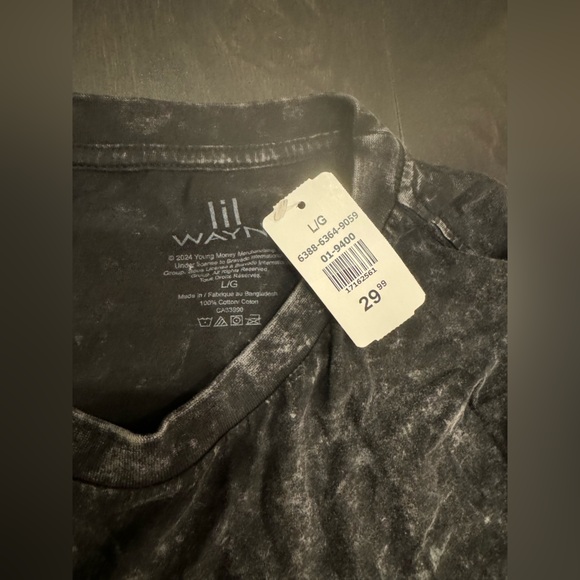 Brand new graphic tee - Picture 4 of 4